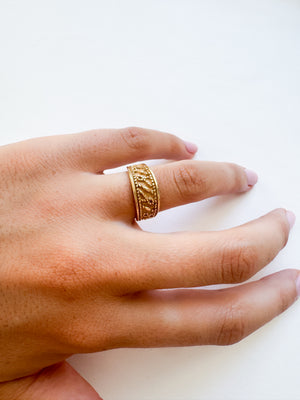 Vintage 14k Gold Textured Ring