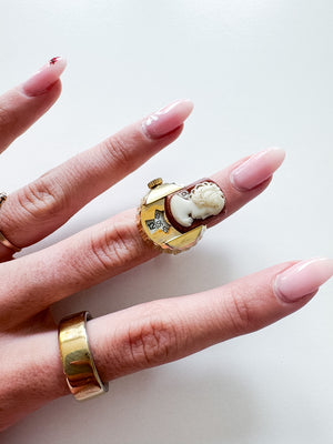 Vintage Gold Cameo Womens Ring Watch