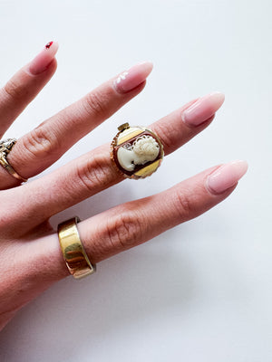 Vintage Gold Cameo Womens Ring Watch